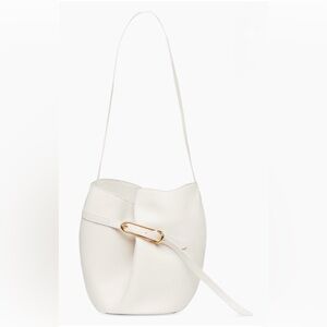 Liffner belted bucket bag in white Leather with Gold Buckle